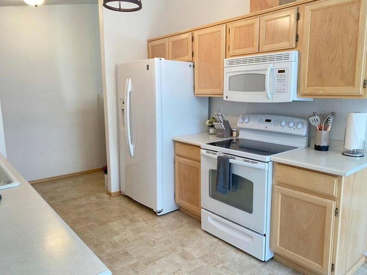 Villa Hot Tub! King Bed-Firepitt-Near Airport& Freeway Medford Esterno foto